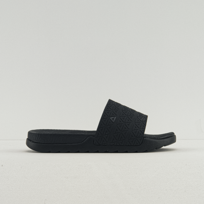 Peak Taichi Slippers Black
